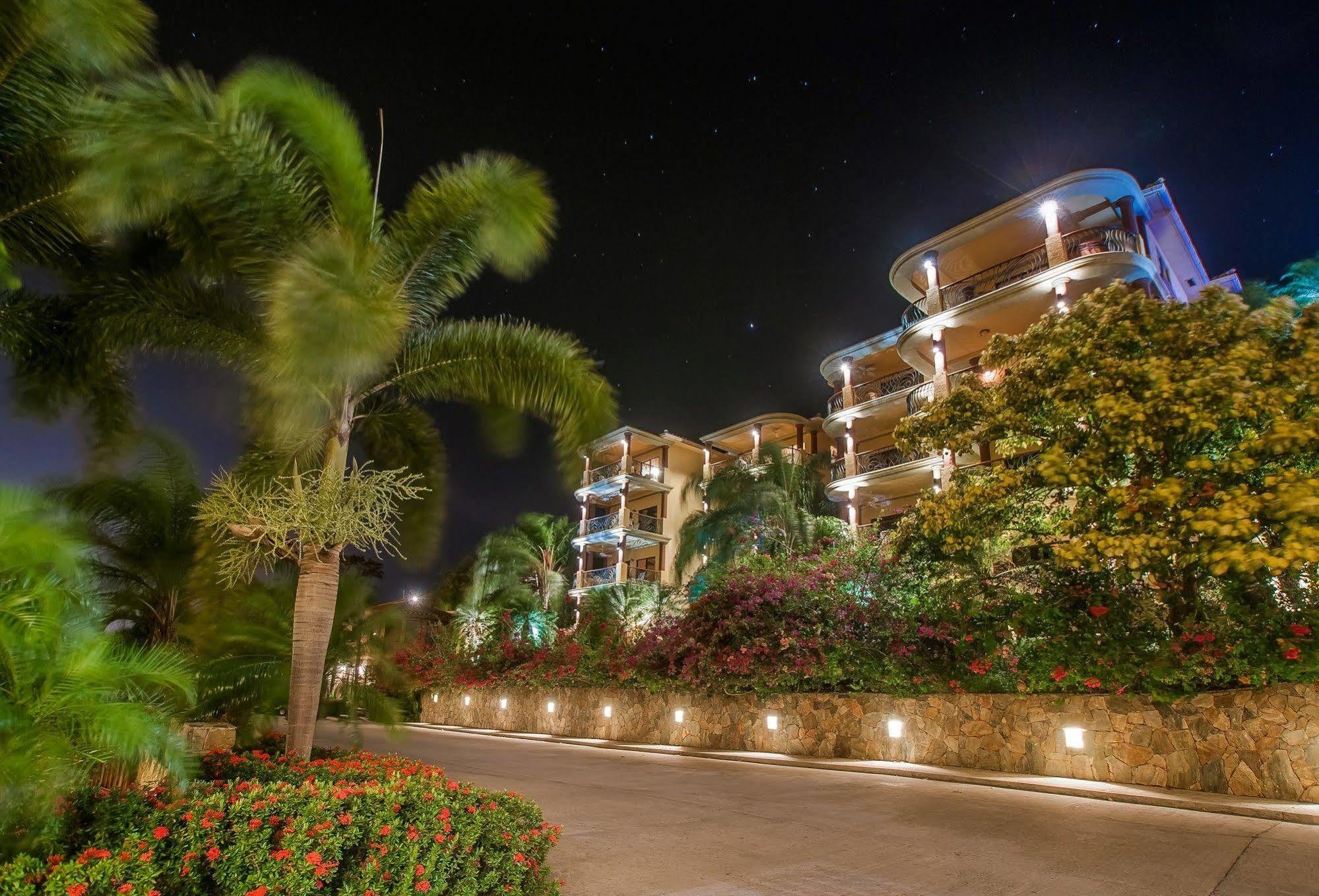 Clarion Suites Roatan At Pineapple Villas French Harbour Exterior photo